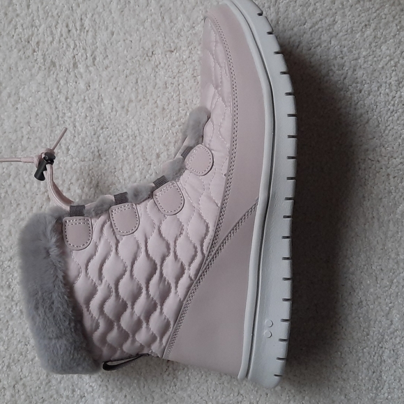 3. Ryka Snow Bound Women's Boots - Picture 3 of 11